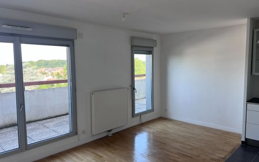 Appartement Terrasse dernier étage – 2 parkings – Tram