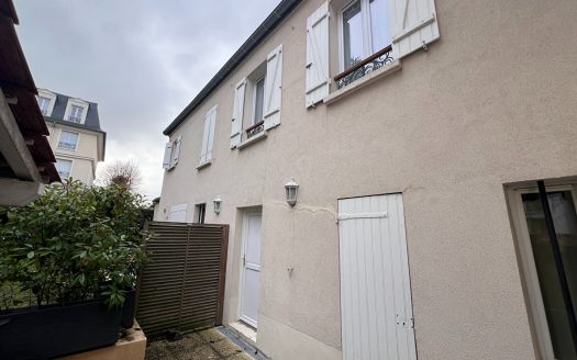 Immeuble entièrement loué. Très bon état. Belle Rentabilité.